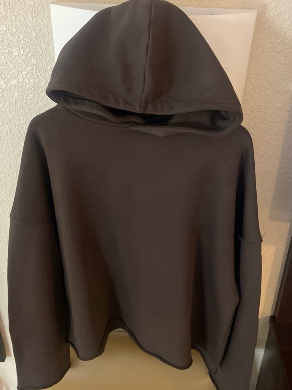 Brown oversized hoodie with a relaxed fit #oversized #streetwear